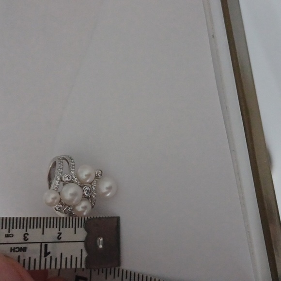 Sterling Silver and Pearl Cluster Ring size 7 - Picture 4 of 5